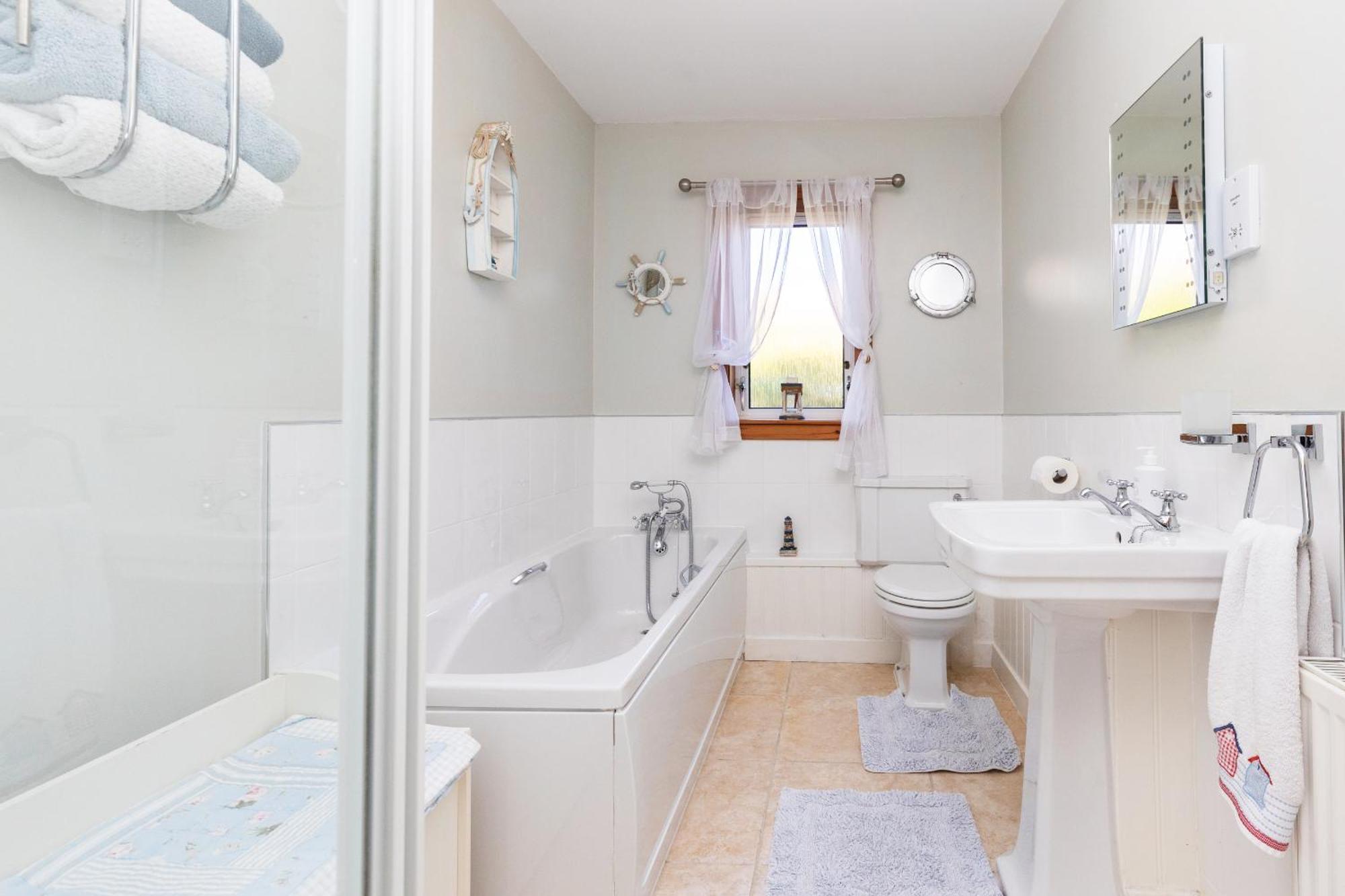 The Fisherman'S Cottage Bunaveneadar Extérieur photo